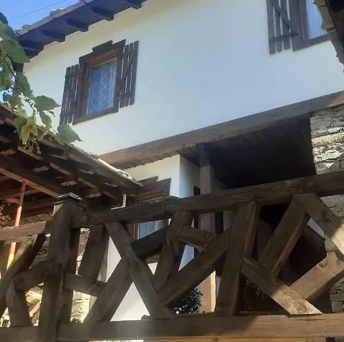 アパート близнаците